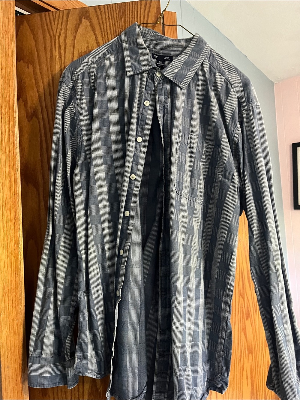GAP Men's Slim Fit Gray Blue Plaid Button-Down Shirt
